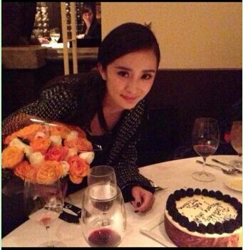 杨幂产后火辣身材